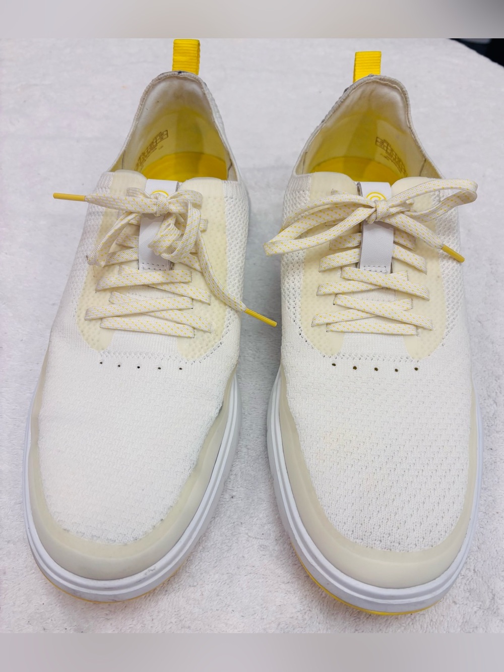Almost Brand New Men’s Sneakers By Cole Haan - Size 10.5 USA / 43.5 EU- box 80